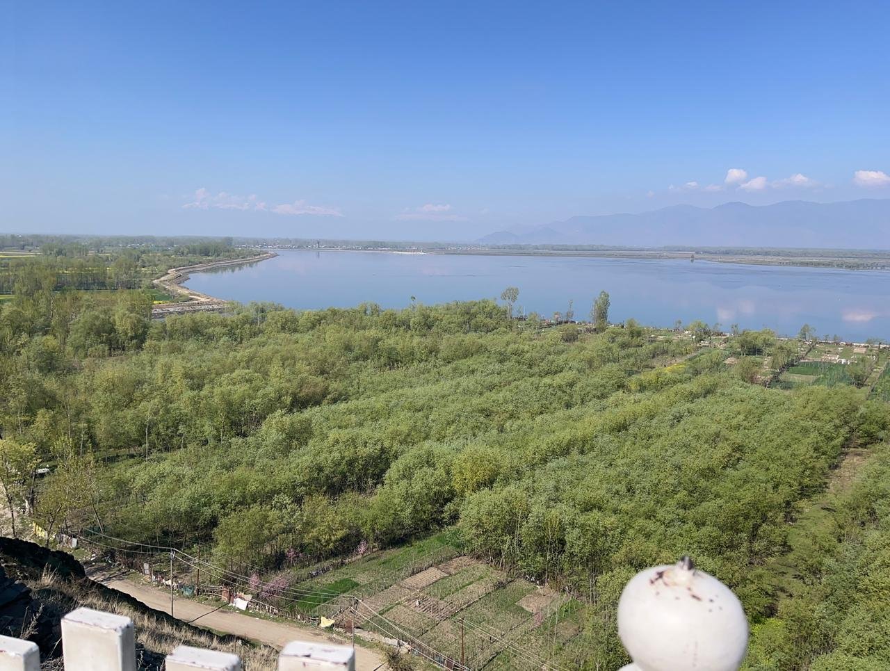 Wular Lake route view